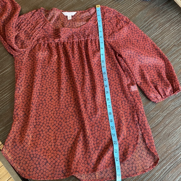 Beautiful sheer Lauren Conrad blouse in size XS made in Indonesia. - Picture 7 of 7